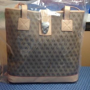 Dooney & Bourke Medium Shopper